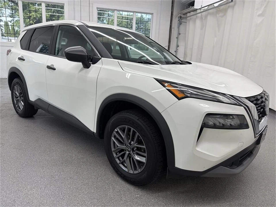 2023 Nissan Rogue - Image 3 of 16