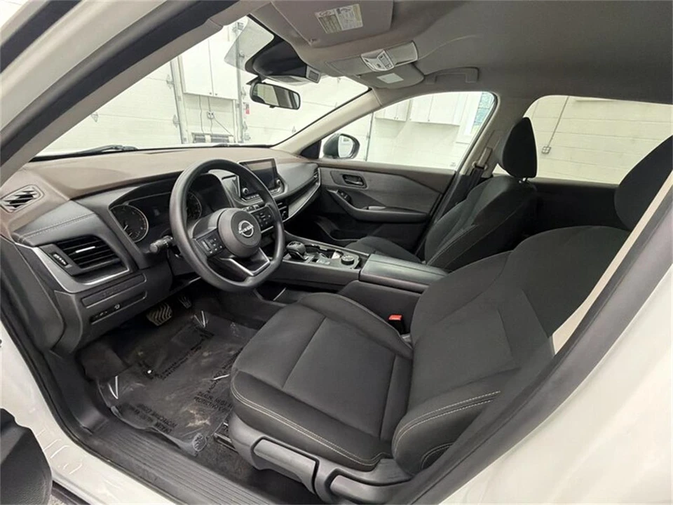 2023 Nissan Rogue - Image 10 of 16