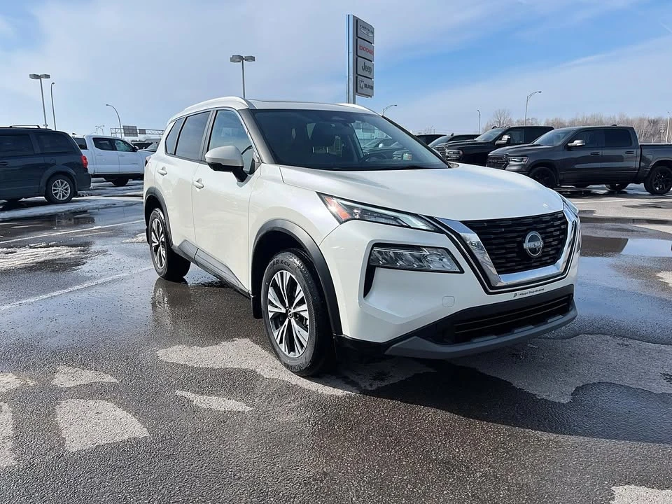 2023 Nissan Rogue - Image 7 of 11