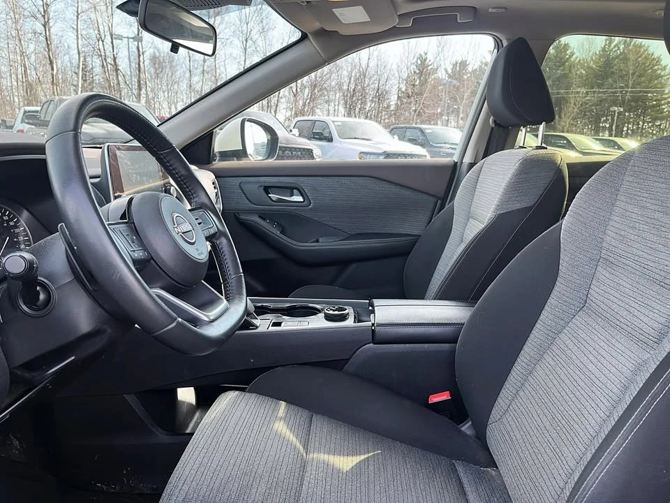2023 Nissan Rogue - Image 8 of 11
