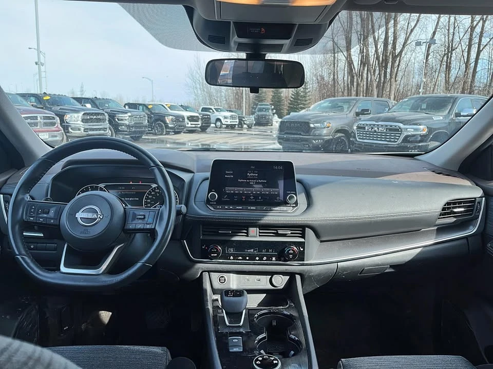 2023 Nissan Rogue - Image 10 of 11