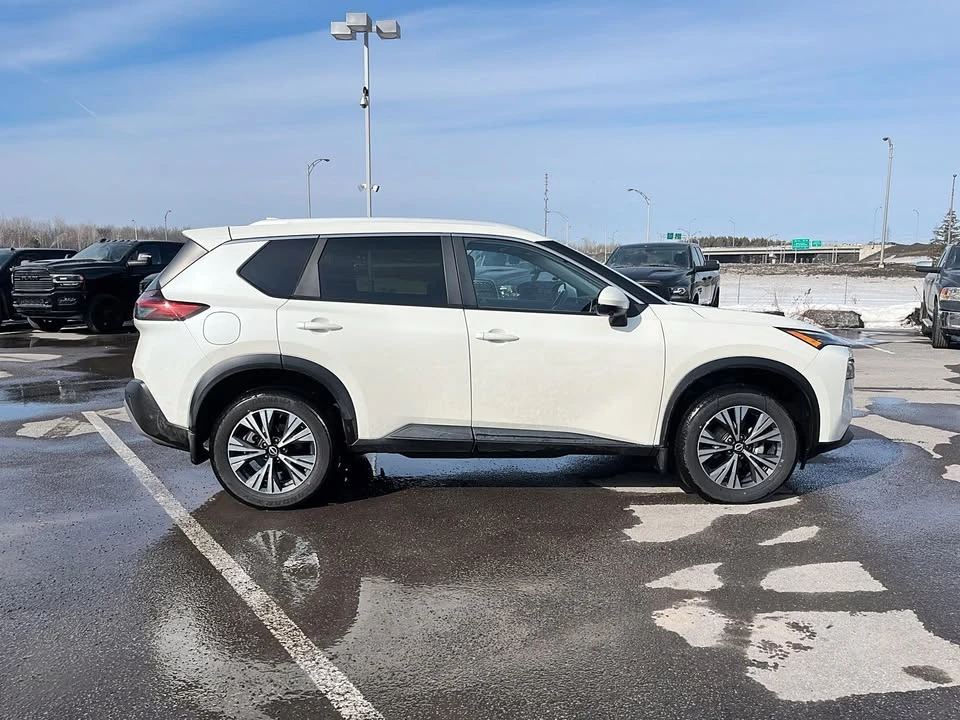 2023 Nissan Rogue - Image 6 of 11