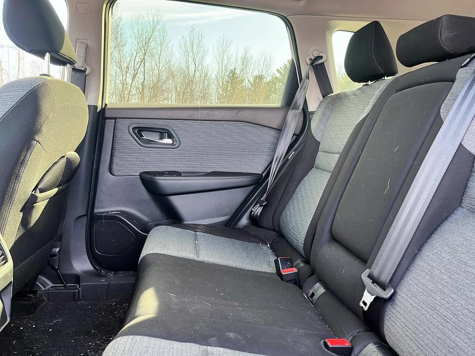 2023 Nissan Rogue - Image 9 of 11