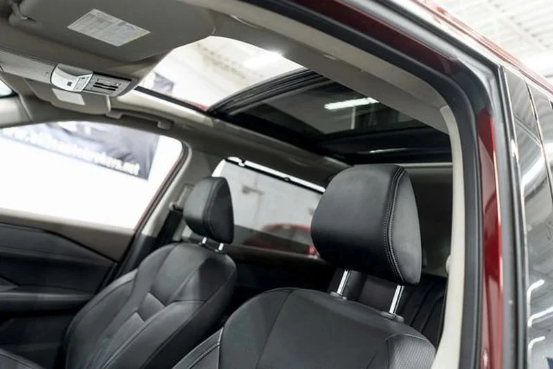2023 Nissan Rogue - Image 8 of 12