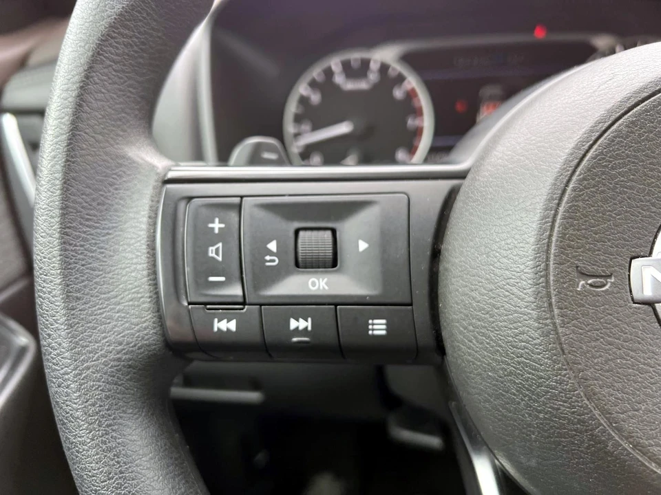 2023 Nissan Rogue - Image 20 of 21