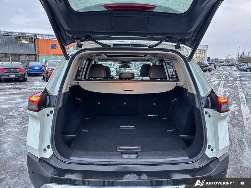 2023 Nissan Rogue - Image 15 of 19