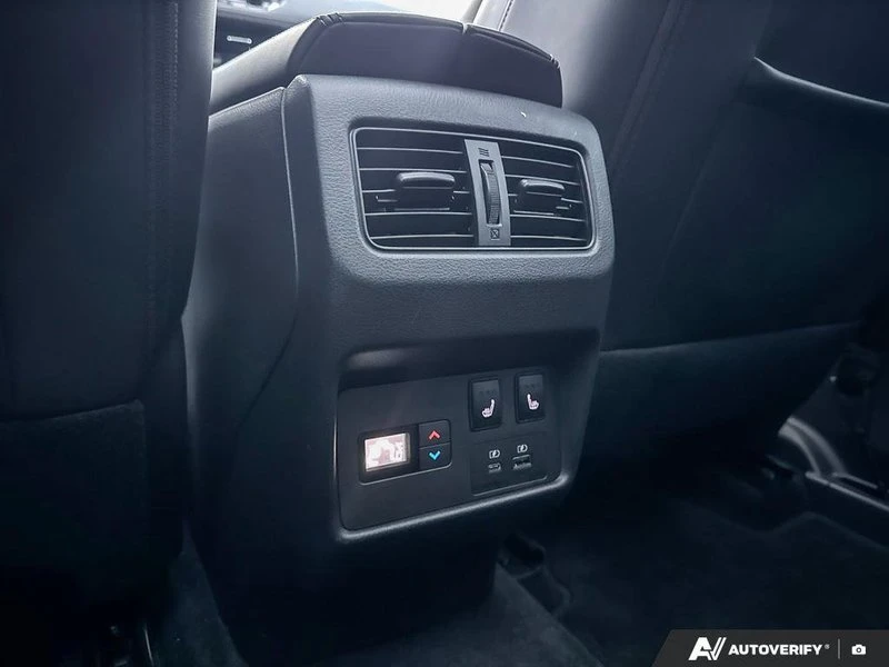 2023 Nissan Rogue - Image 16 of 19