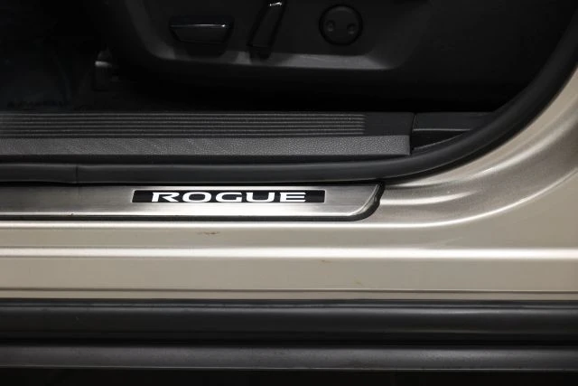 2023 Nissan Rogue - Image 13 of 21