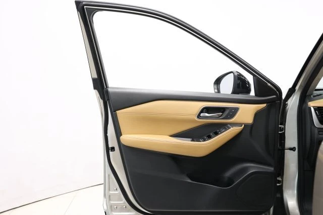 2023 Nissan Rogue - Image 9 of 21