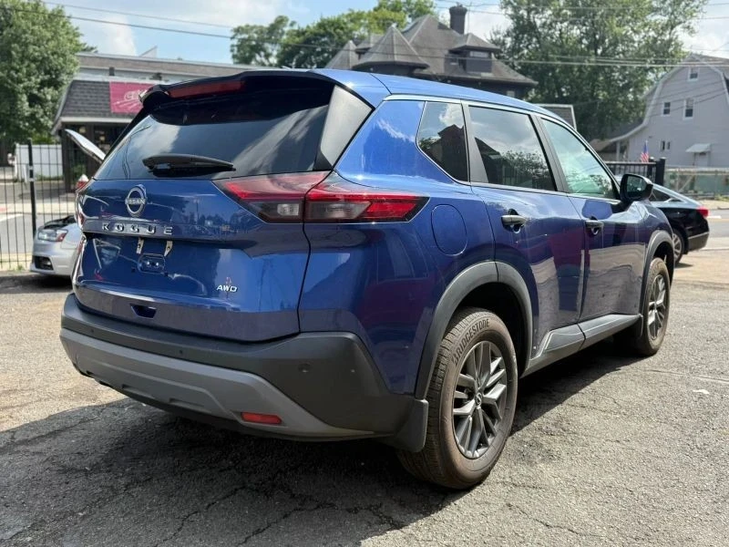 2023 Nissan Rogue - Image 9 of 10