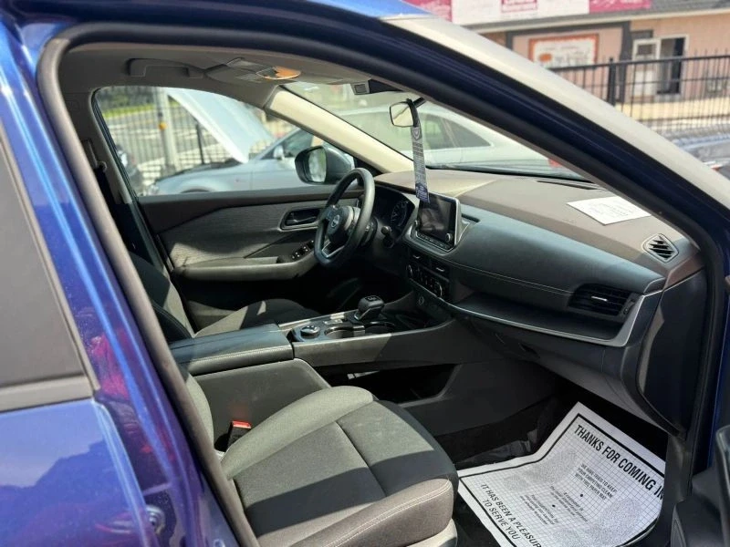2023 Nissan Rogue - Image 6 of 10