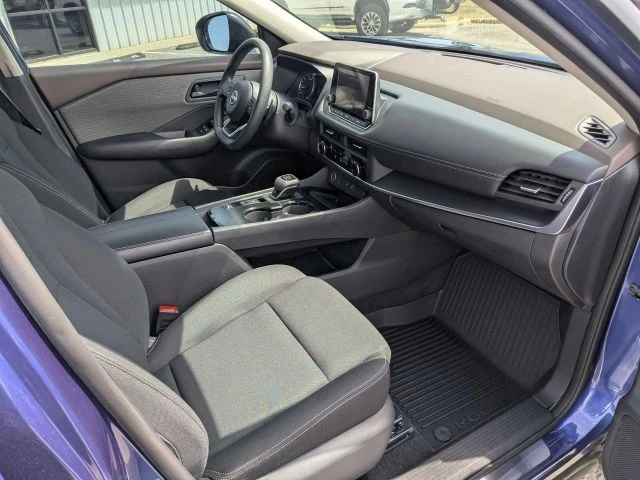 2023 Nissan Rogue - Image 16 of 21