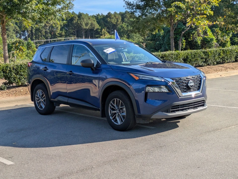 2023 Nissan Rogue - Image 2 of 21