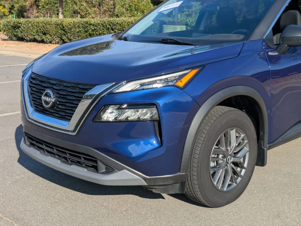 2023 Nissan Rogue - Image 10 of 21