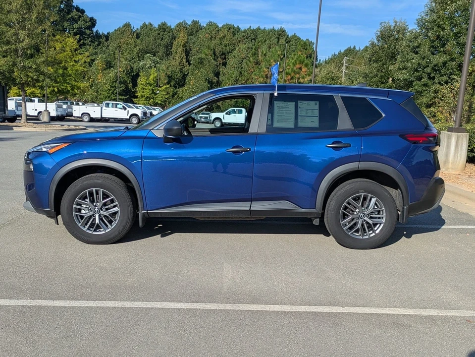 2023 Nissan Rogue - Image 7 of 12