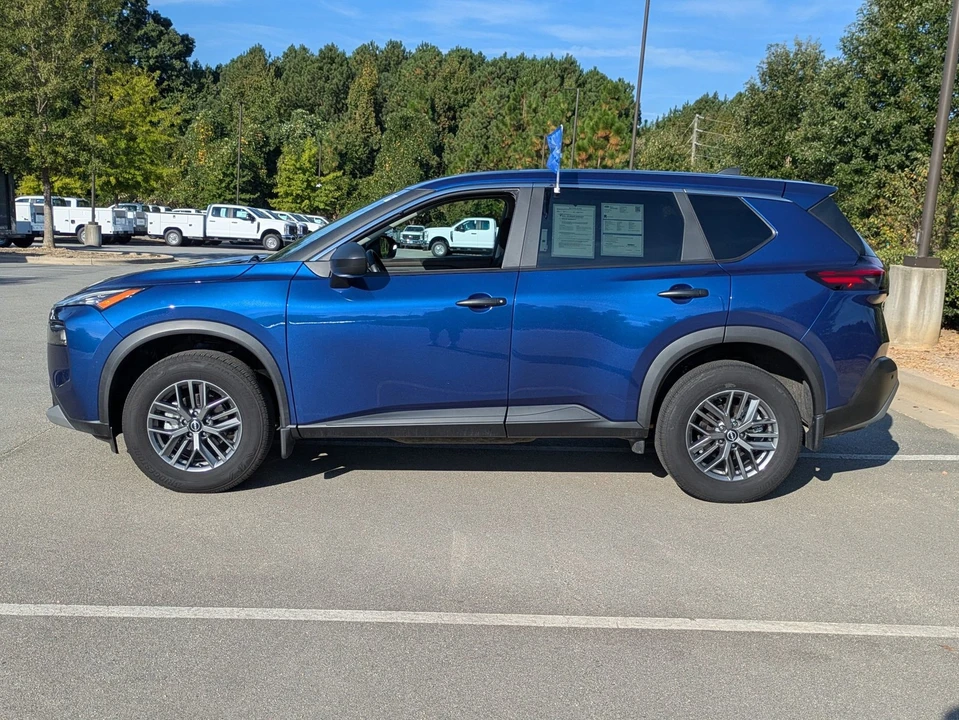 2023 Nissan Rogue - Image 7 of 21