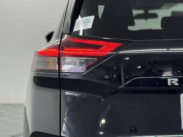 2023 Nissan Rogue - Image 12 of 12