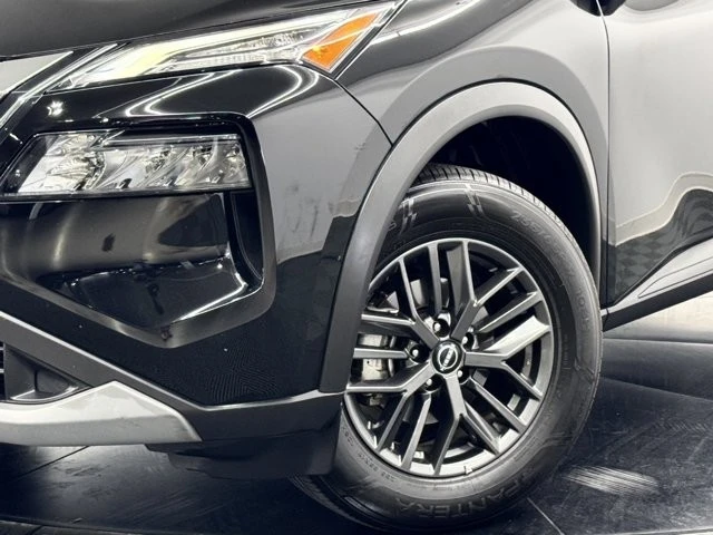 2023 Nissan Rogue - Image 5 of 12