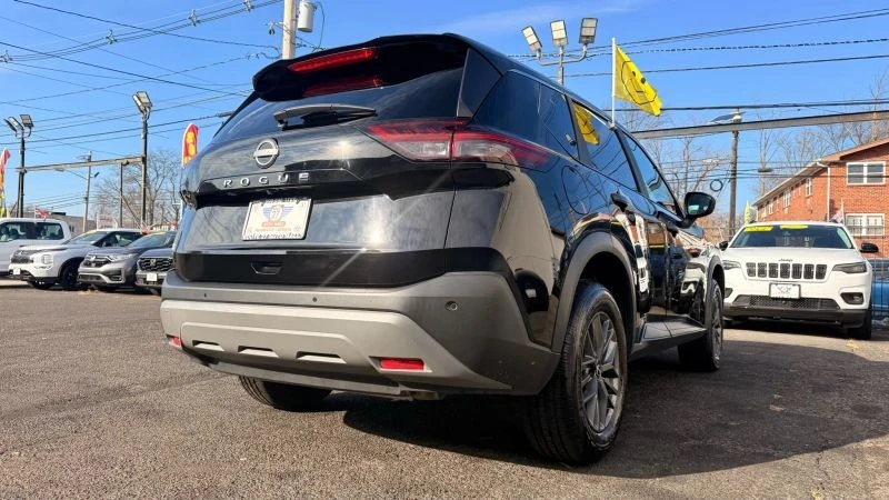 2023 Nissan Rogue - Image 9 of 12