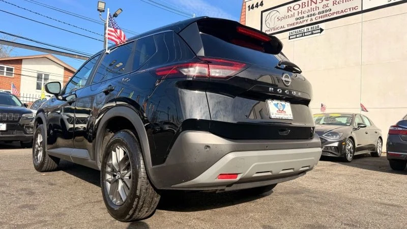 2023 Nissan Rogue - Image 8 of 12
