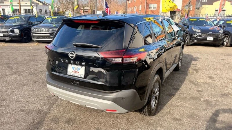 2023 Nissan Rogue - Image 7 of 12