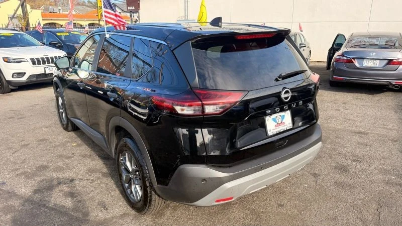 2023 Nissan Rogue - Image 5 of 12