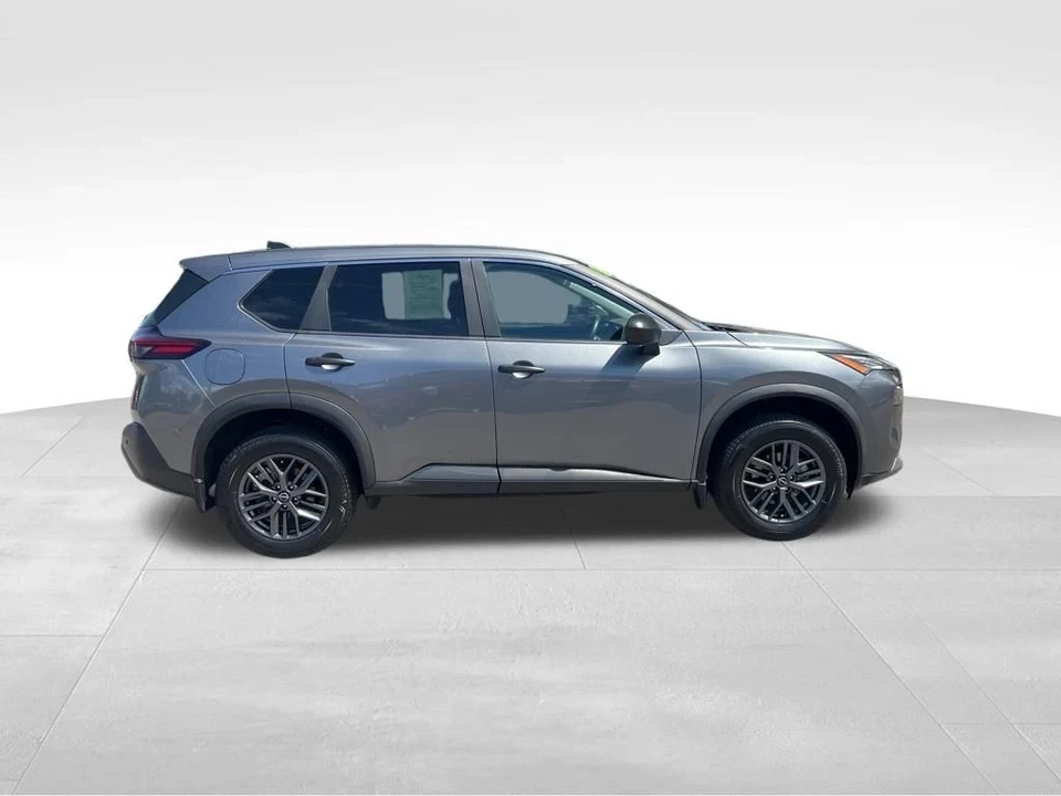 2023 Nissan Rogue - Image 8 of 12