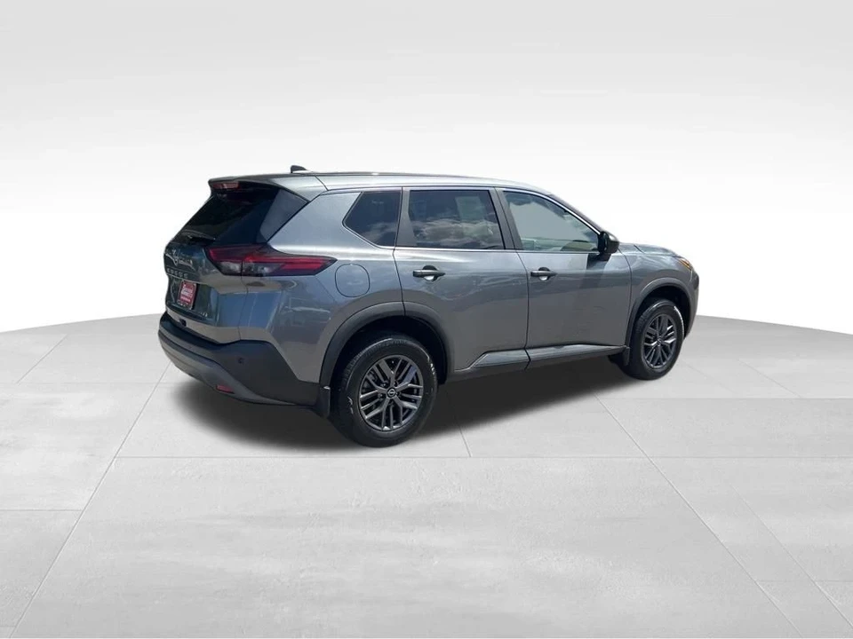 2023 Nissan Rogue - Image 7 of 12