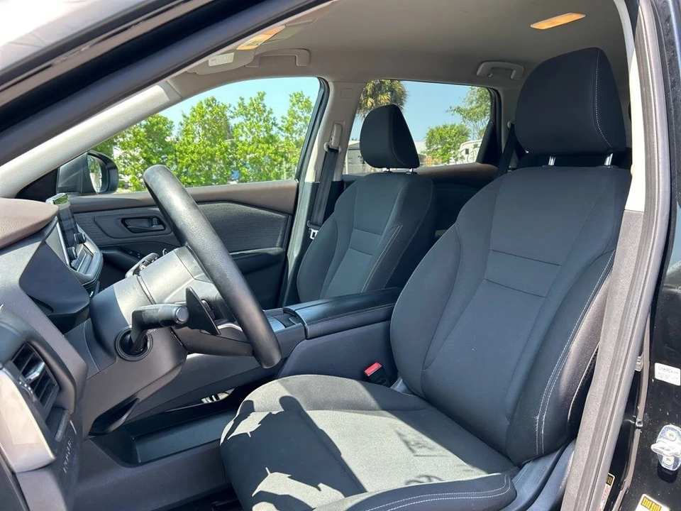 2023 Nissan Rogue - Image 13 of 21