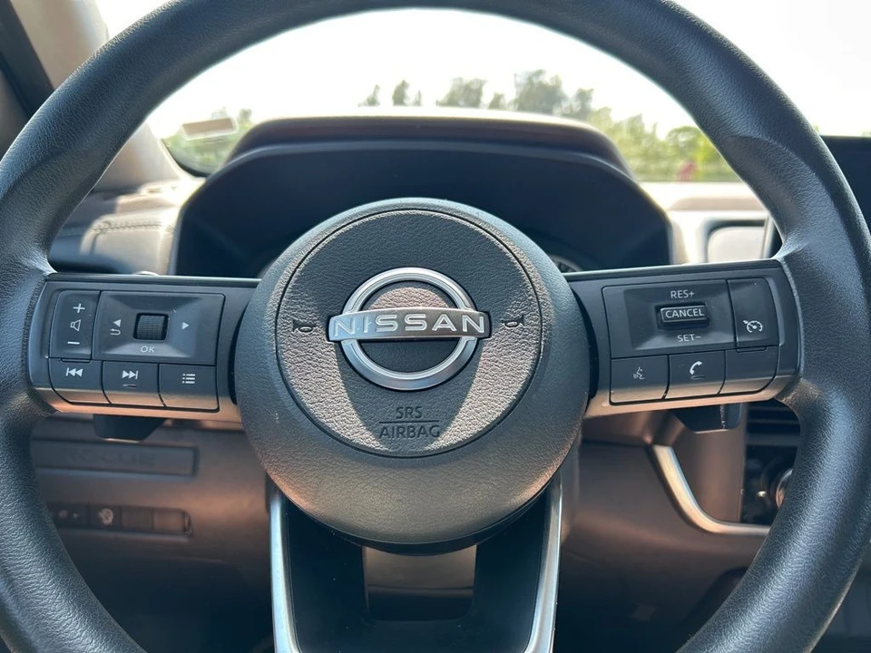 2023 Nissan Rogue - Image 16 of 21