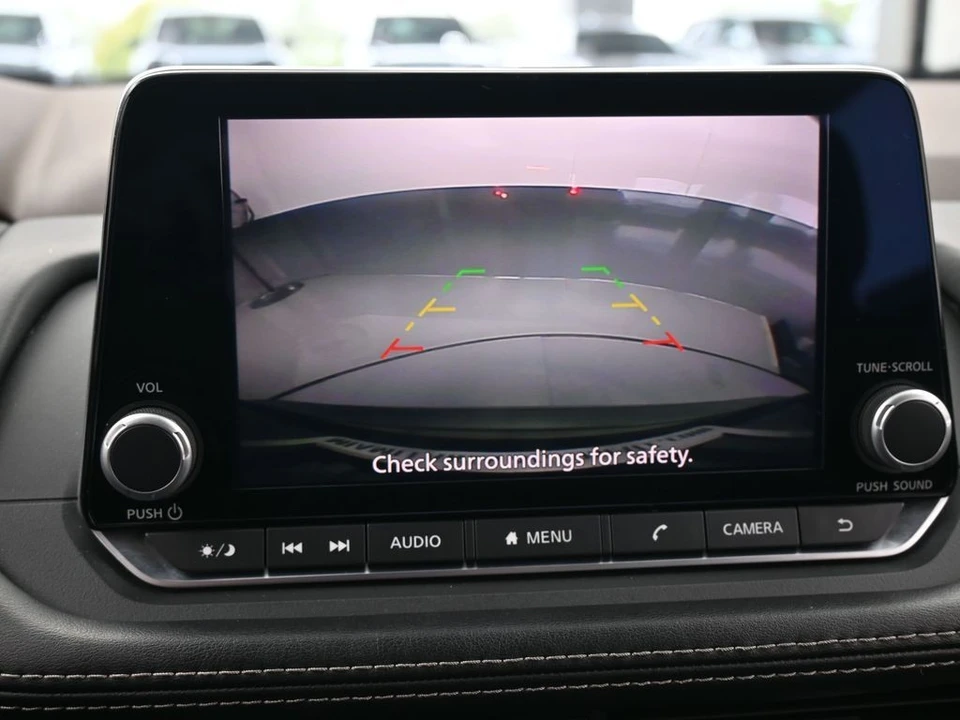 2023 Nissan Rogue - Image 19 of 21