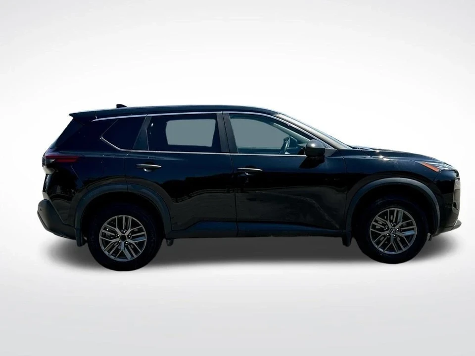 2023 Nissan Rogue - Image 7 of 12