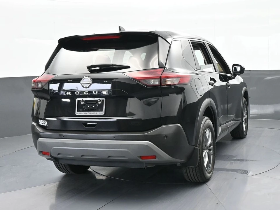2023 Nissan Rogue - Image 5 of 12