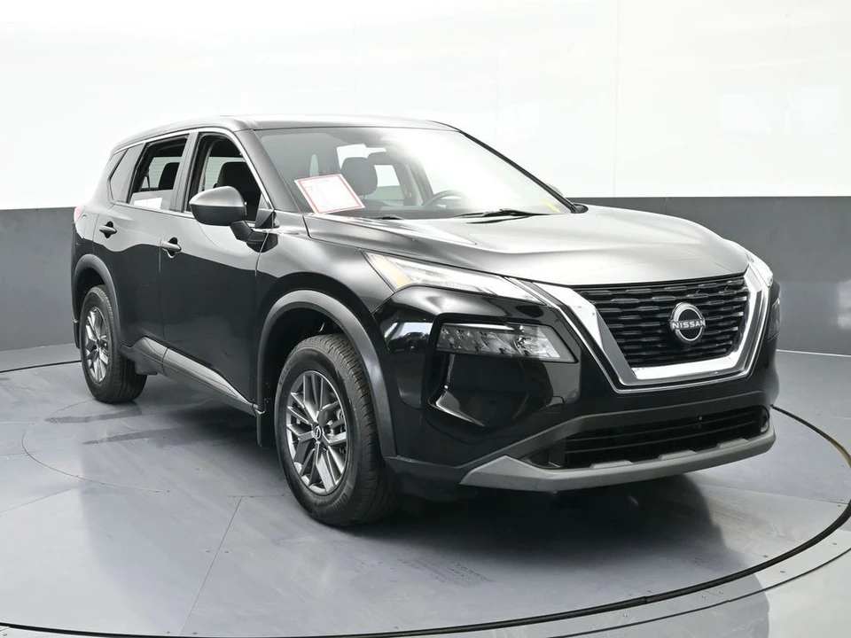 2023 Nissan Rogue - Image 9 of 21