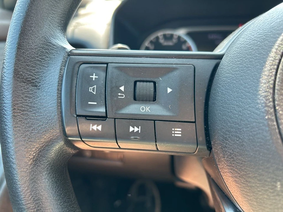 2023 Nissan Rogue - Image 19 of 21