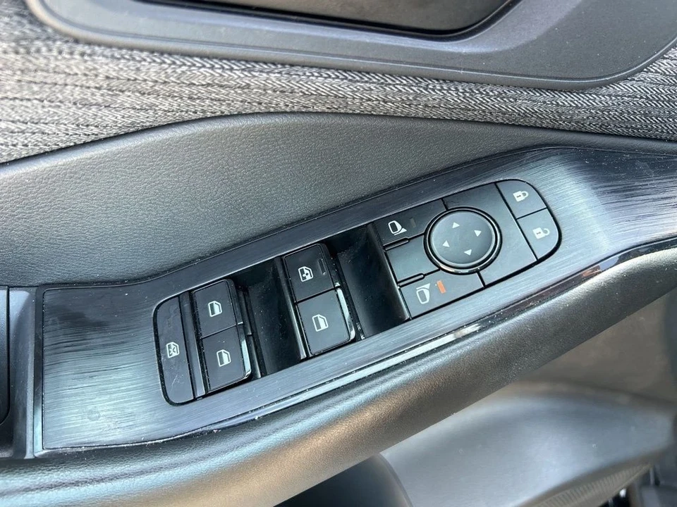 2023 Nissan Rogue - Image 12 of 12