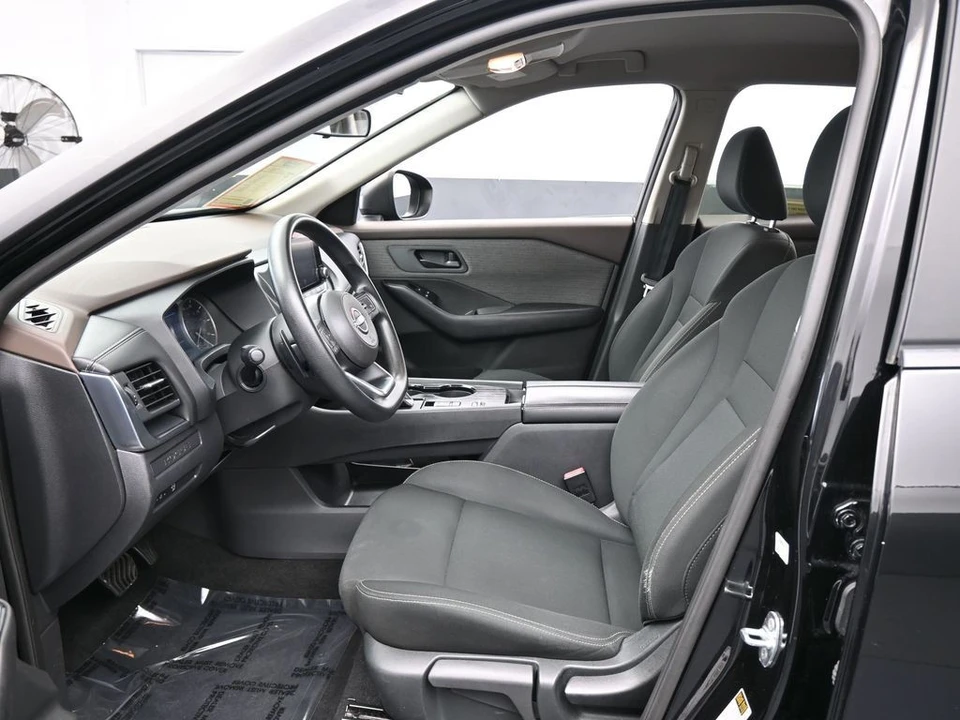 2023 Nissan Rogue - Image 11 of 21