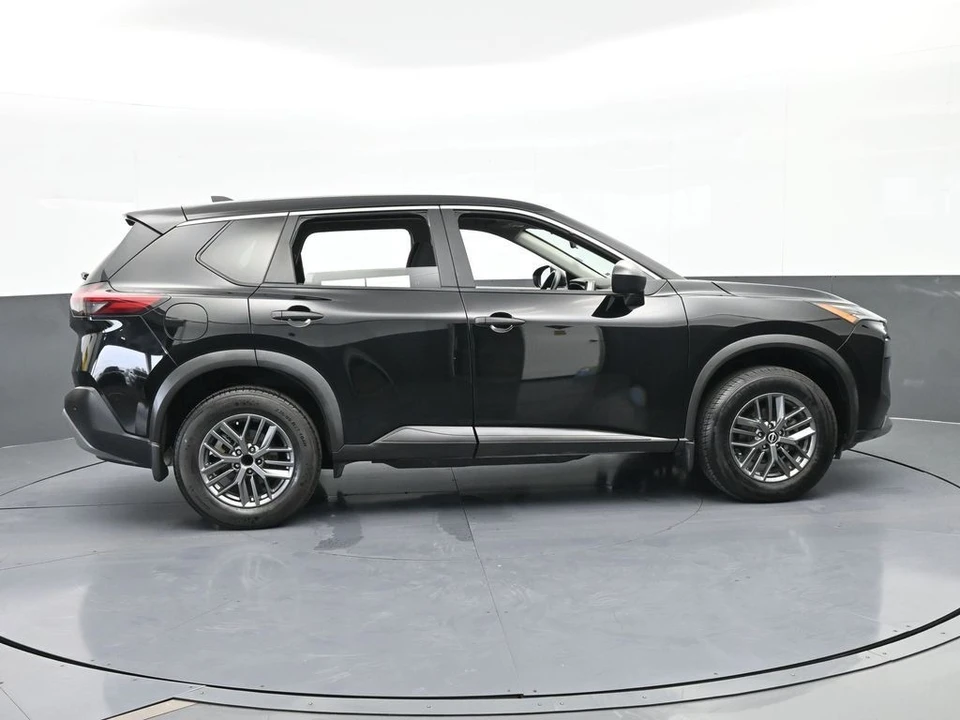 2023 Nissan Rogue - Image 7 of 12