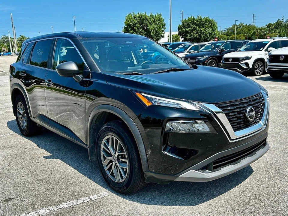2023 Nissan Rogue - Image 2 of 21