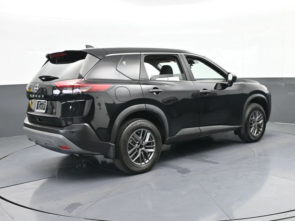 2023 Nissan Rogue - Image 6 of 12