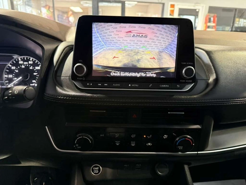 2023 Nissan Rogue - Image 17 of 21
