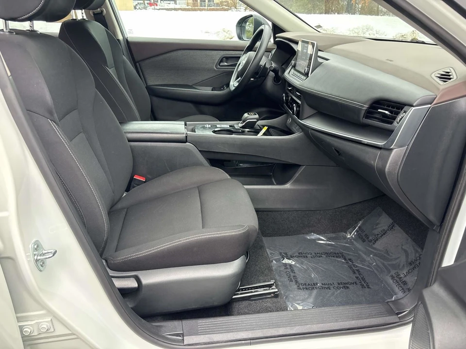 2023 Nissan Rogue - Image 17 of 21