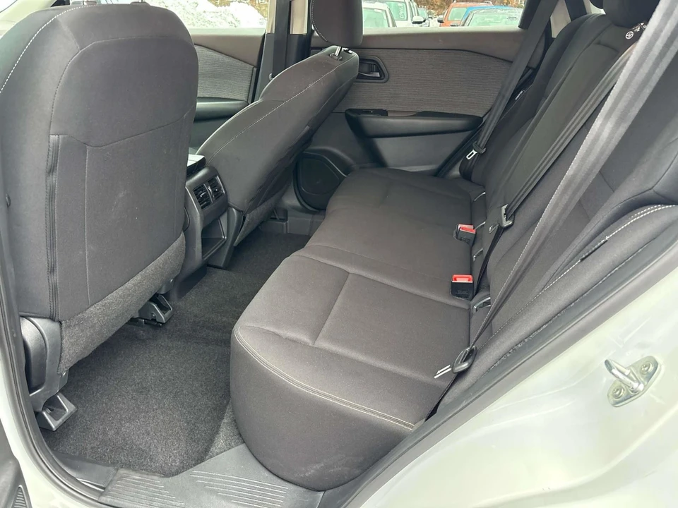2023 Nissan Rogue - Image 13 of 21