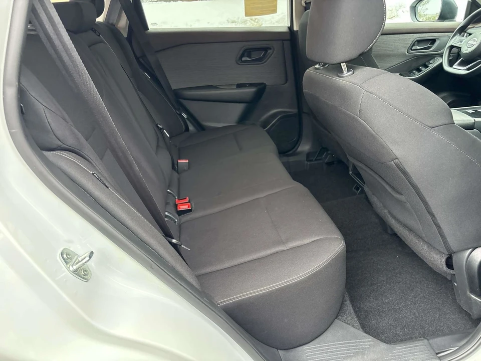 2023 Nissan Rogue - Image 16 of 21