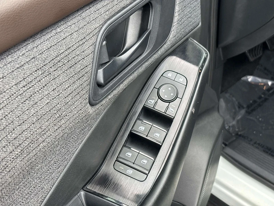2023 Nissan Rogue - Image 12 of 21