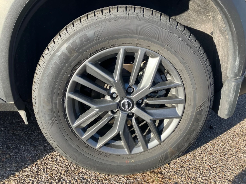 2023 Nissan Rogue - Image 9 of 15