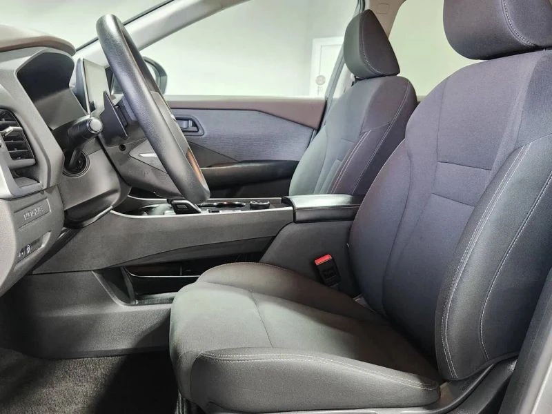 2023 Nissan Rogue - Image 10 of 12