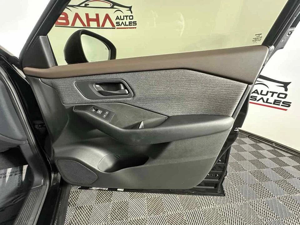 2023 Nissan Rogue - Image 16 of 21