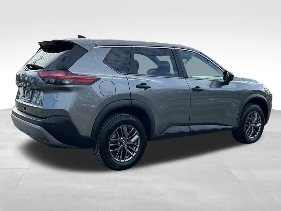 2023 Nissan Rogue - Image 5 of 12