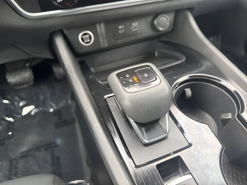 2023 Nissan Rogue - Image 15 of 21